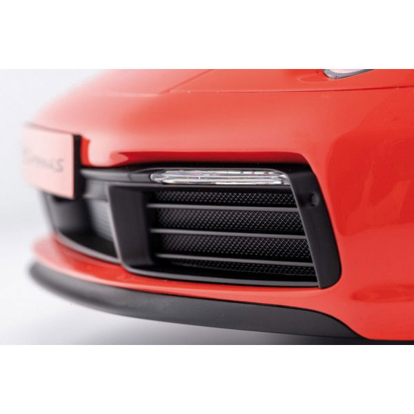 Porsche 911 (992) Carrera 4S - 2020 - Lava Orange 1/8