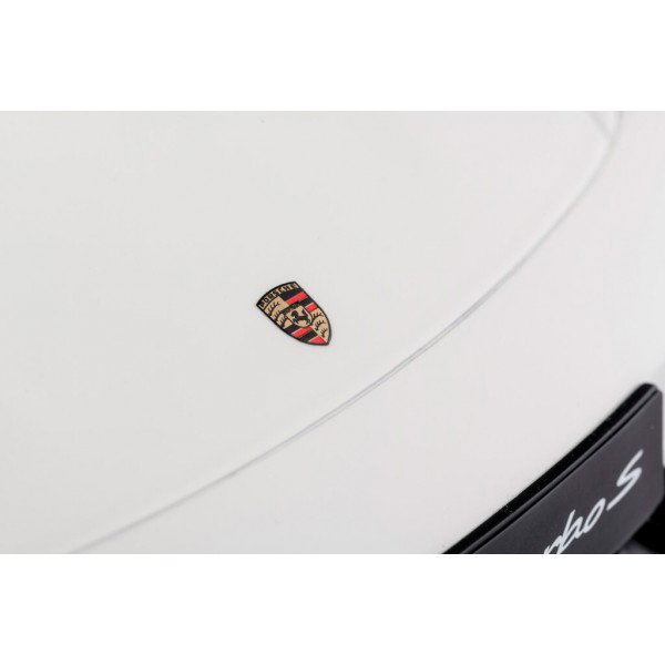 Porsche Taycan Turbo S - 2020 - blanc 1/8