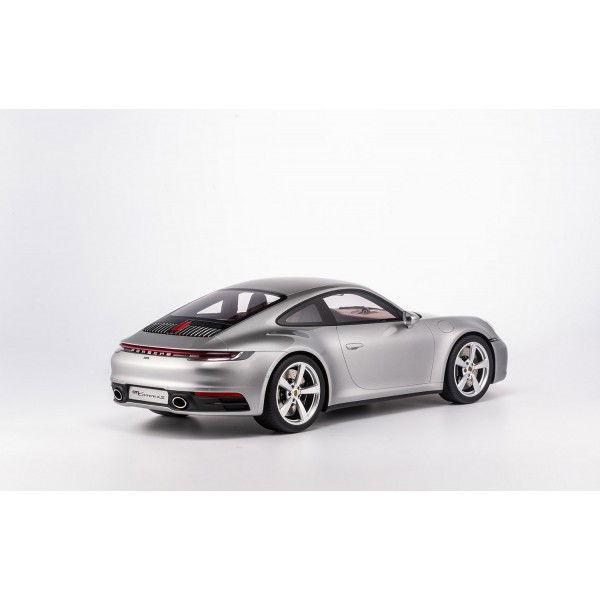 Porsche 911 (992) Carrera 4S - 2020 - Argento metallico 1/8