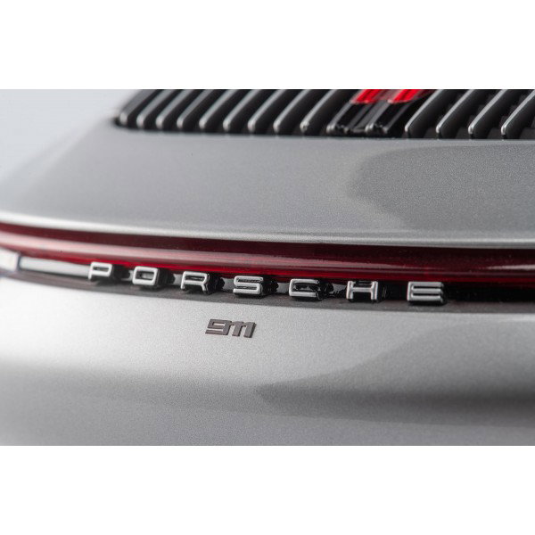 Porsche 911 (992) Carrera 4S - 2020 - Argent métallisé 1/8