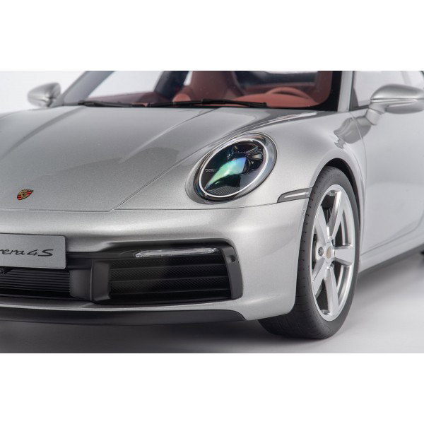 Porsche 911 (992) Carrera 4S - 2020 - Silver metallic 1/8