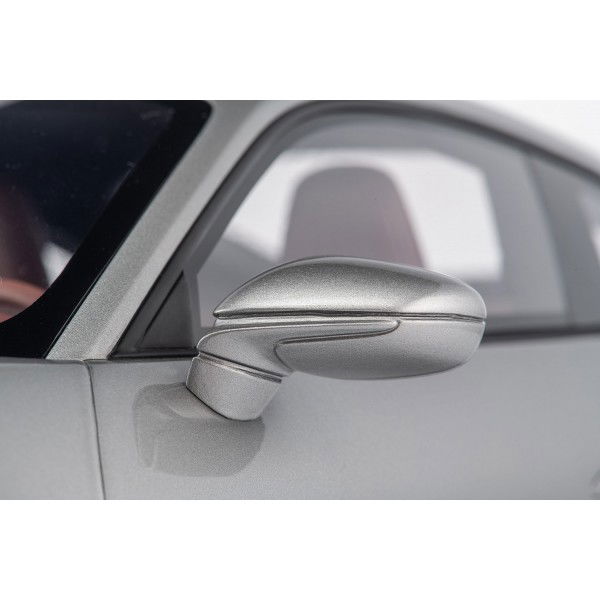 Porsche 911 (992) Carrera 4S - 2020 - Plata metálica 1/8