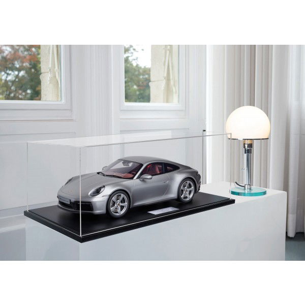 Porsche 911 (992) Carrera 4S - 2020 - Silver metallic 1/8