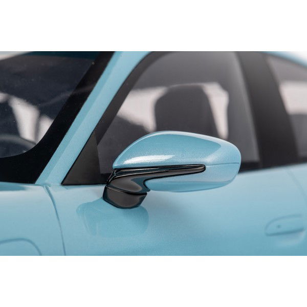 Porsche Taycan Turbo S - 2020 - Blu ghiacciato metallizzato 1/8