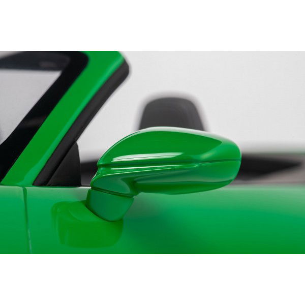 Porsche 911 (992) Carrera 4S Cabriolet - 2020 - Python green 1/8