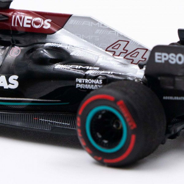 Mercedes-AMG Petronas F1 Team 2021 Hamilton / Bottas Doppel-Set 1:43