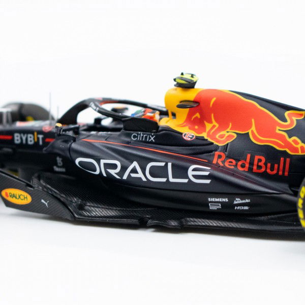 Oracle Red Bull Racing Verstappen / Pérez Saudi-Arabien GP 2022 1:43