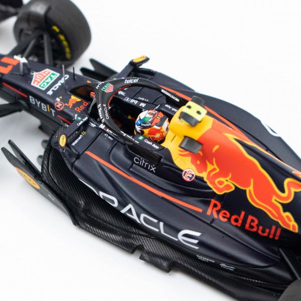 Oracle Red Bull Racing Verstappen / Pérez Saudi-Arabien GP 2022 1:43