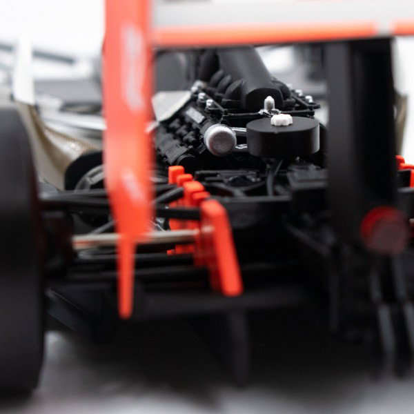 Ayrton Senna McLaren MP4/4 #12 Winner Japan GP Formula 1 1988 1/18