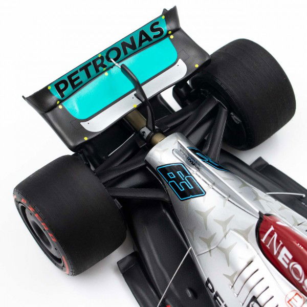 George Russell Mercedes AMG Petronas W13 2022 1:18