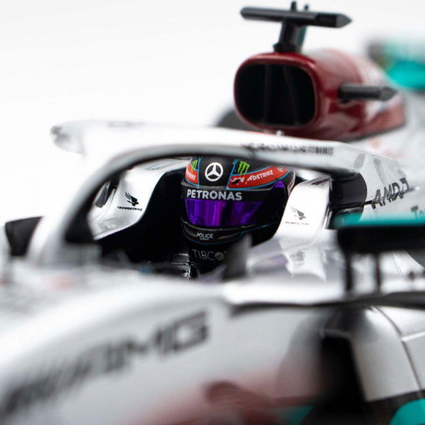 George Russell Mercedes AMG Petronas W13 2022 1:18