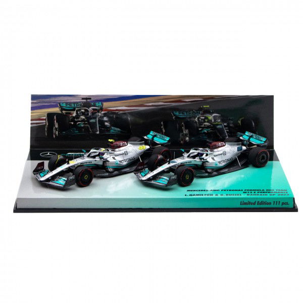 Mercedes AMG Petronas F1 Team W13 Hamilton / Russell 2022 1:43