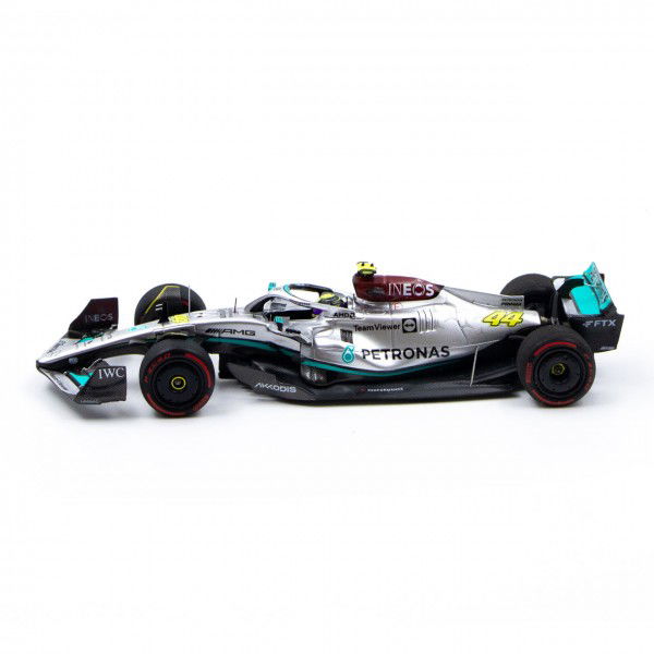 Mercedes AMG Petronas F1 Team W13 Hamilton / Russell 2022 1:43