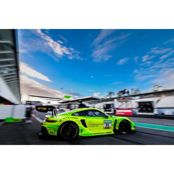 Manthey Grello Art Print - DTM Champion 2023 Thomas Preining - Seitenansicht II