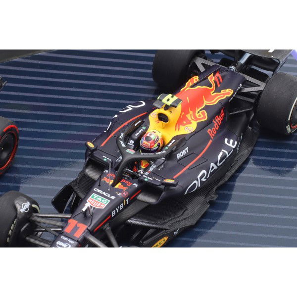 Oracle Red Bull Racing Verstappen / Pérez Formel 1 2023 1:43