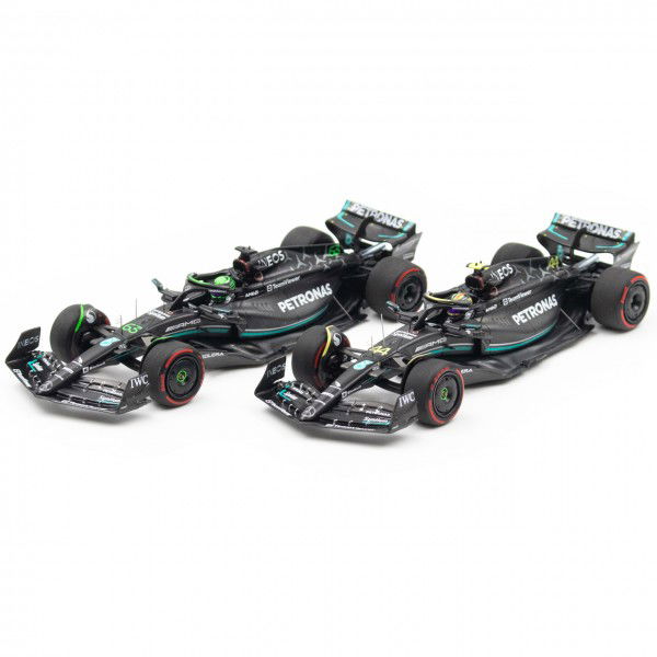 Mercedes AMG Petronas F1 Team W14 Hamilton / Russell 2023 1:43