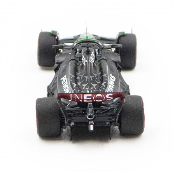 Mercedes AMG Petronas F1 Team W14 Hamilton / Russell 2023 1:43