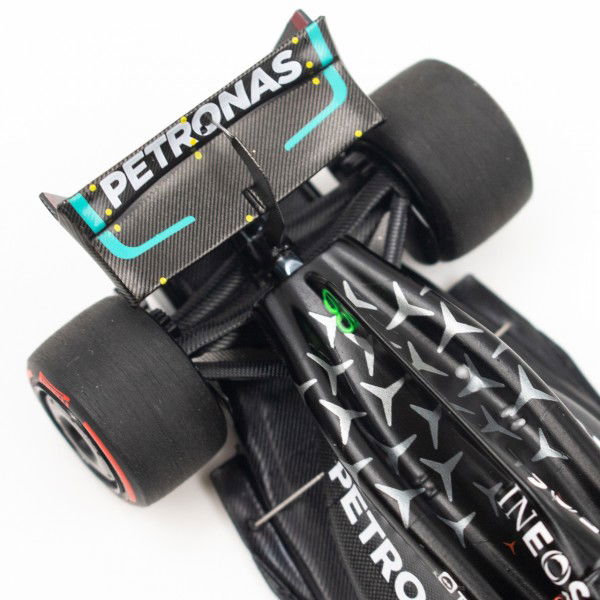 Mercedes AMG Petronas F1 Team W14 Hamilton / Russell 2023 1:43