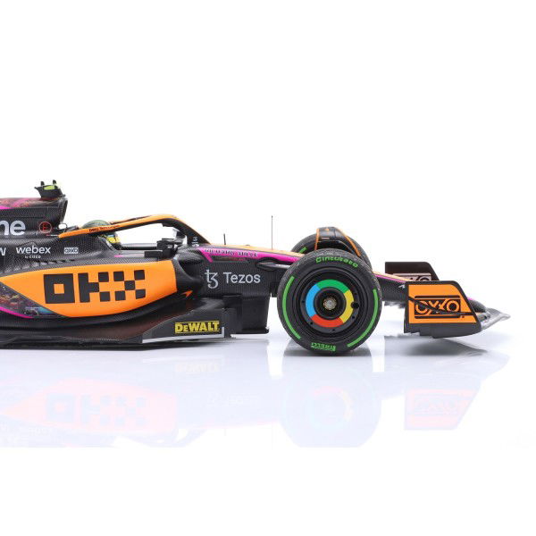 Lando Norris McLaren F1 Team MCL36 Formel 1 Singapur GP 2022 1:18