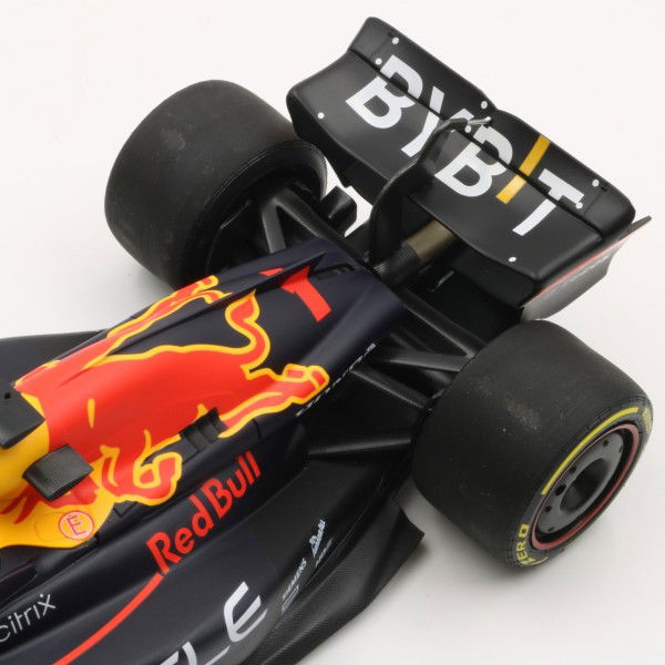 Max Verstappen Oracle Red Bull Racing Sieger Abu Dhabi GP 2022 1:18