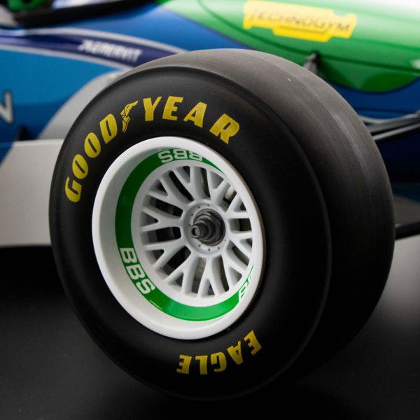 Michael Schumacher Ford B194 F1™ World Champion 1994 1:8