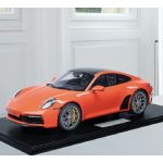 Porsche 911 (992) Carrera 4S - 2020 - Naranja de lava 1/8
