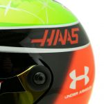 Mick Schumacher Miniaturhelm Testfahrt Abu Dhabi 2020 1:2